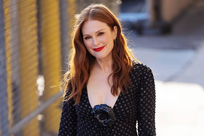 Julianne Moore biography